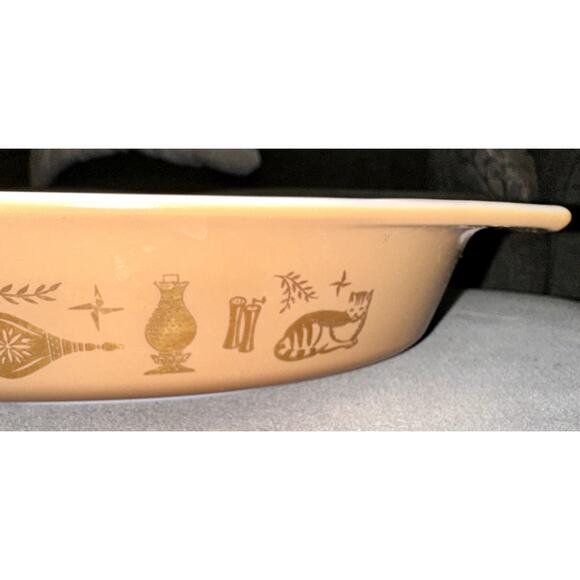 Vintage Pyrex Early American 1 1/2 Quart Brown & Gold Divided Casserole No Lid - Picture 3 of 13
